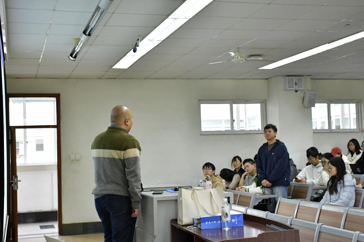 智启领航，研途起航—学术分享会3