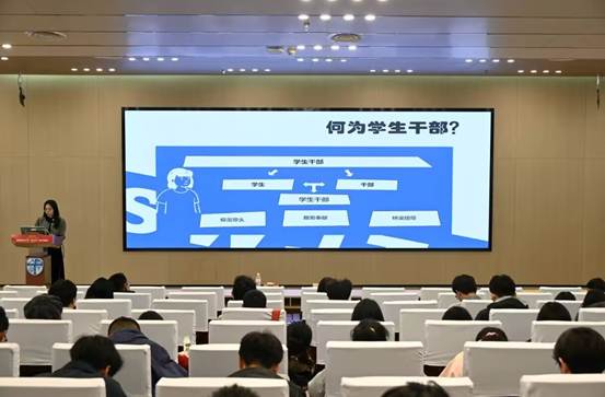 电脑显示屏 AI 生成的内容可能不正确。