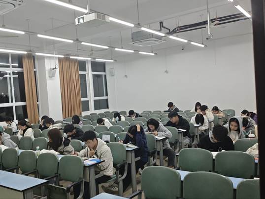 会议室里的人们 AI 生成的内容可能不正确。